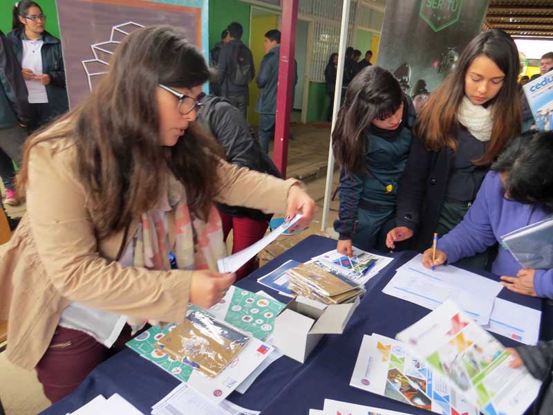 Equipo PACE ULS participa en IX Feria Vocacional organizado por el Liceo Alberto Gallardo Lorca de Punitaqui