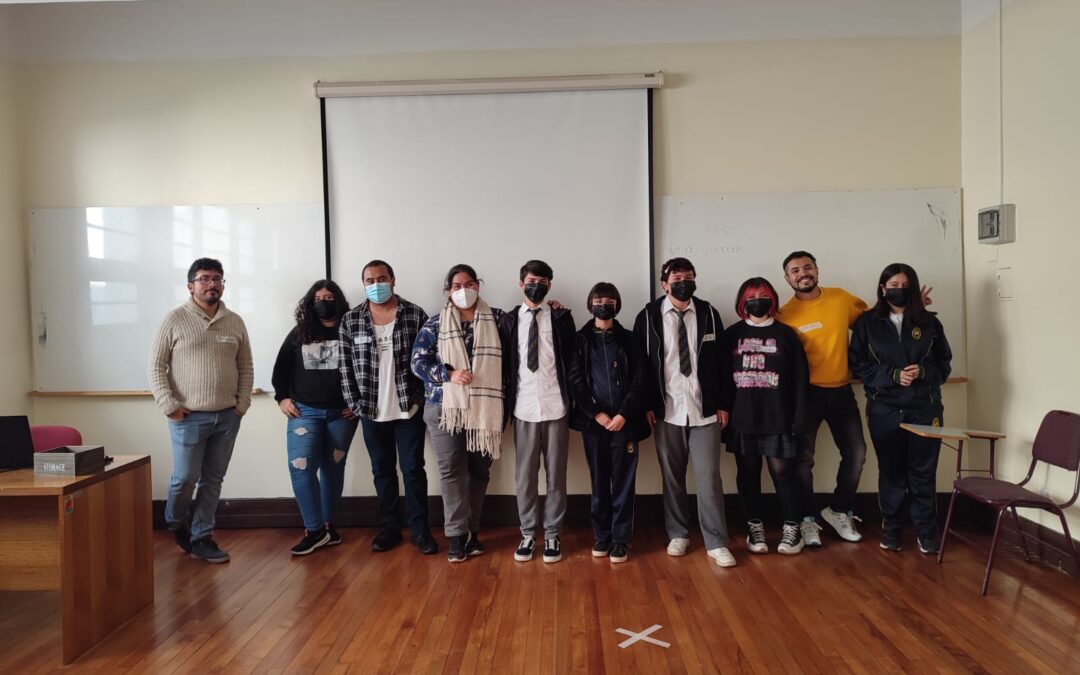 Termina Taller Experiencial de hablar en Público ComunicARTE entre estudiantes de Educación Media y Educación Superior